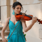 Se desideri un servizio di trucco impeccabile a Verona, Veneto, Italia, la mia offerta è perfetta per te. Mi dedico a garantire perfezione e bellezza per ogni occasione, con una gamma completa di servizi di make-up. Il mio servizio di trucco sposa è progettato per trasformarti in una visione di eleganza e bellezza nel tuo giorno speciale. Collaboro con attenzione per creare un look personalizzato che rispecchi la tua personalità e si armonizzi con l’abito e il tema del matrimonio. Utilizzo solo i migliori prodotti per assicurare un trucco che duri tutto il giorno, mantenendo un aspetto fresco e radioso. Offro anche servizi di trucco per aziende, eventi e servizi fotografici. Se hai bisogno di un look professionale per un evento aziendale, posso realizzare un trucco sofisticato che ti farà distinguere. Per gli eventi serali, posso creare un make-up glamour che ti farà sentire una vera star. E per i servizi fotografici, so esattamente come creare un trucco che risulti perfetto sotto le luci e davanti alla fotocamera. La mia esperienza e competenza sono al tuo servizio per esaltare la tua bellezza naturale e farti sentire al meglio in ogni occasione.